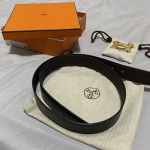 Hermes 32MM H Strie Belt Buckle with Reversible Leather Strap in Black/Chocolate